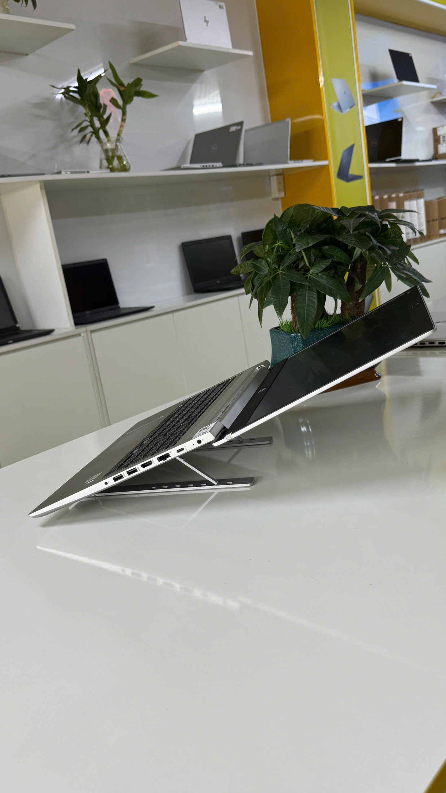 Hp Probook 450G7 i5-10210U/ 8GB/256GB/ 15.6in HD - An Nam Laptop Thanh Hóa - sideports