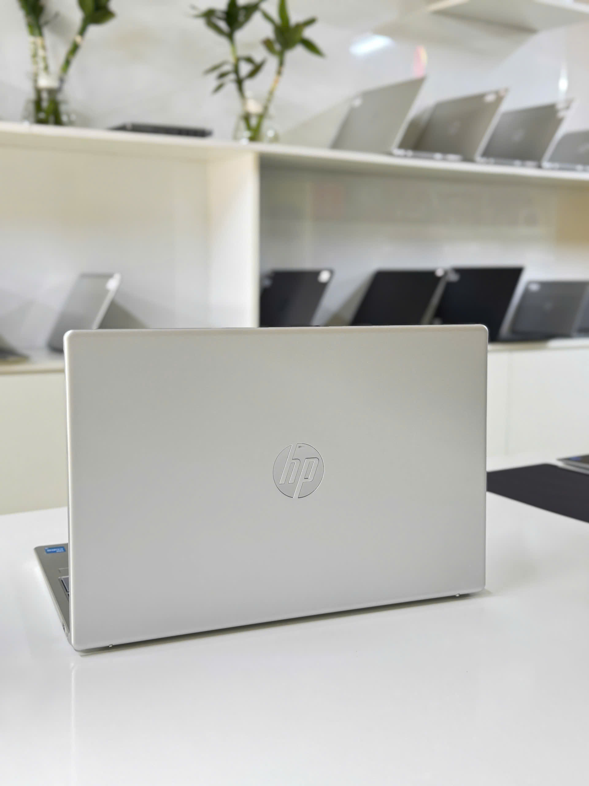 hp-15-i3-i3-bottom-3.jpg - An Nam Laptop Laptop cũ Hp 15 i3 I3 - bottom giá rẻ tại Thanh Hóa - An Nam Laptop