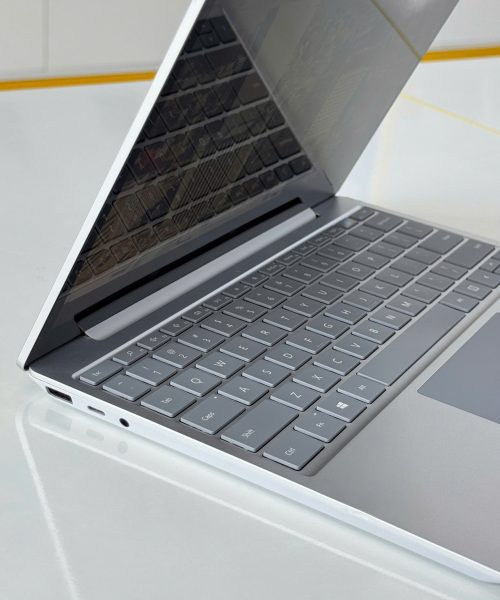 Laptop cũ Surface cảm ứng màu bạc - side_ports giá rẻ tại Thanh Hóa - An Nam Laptop