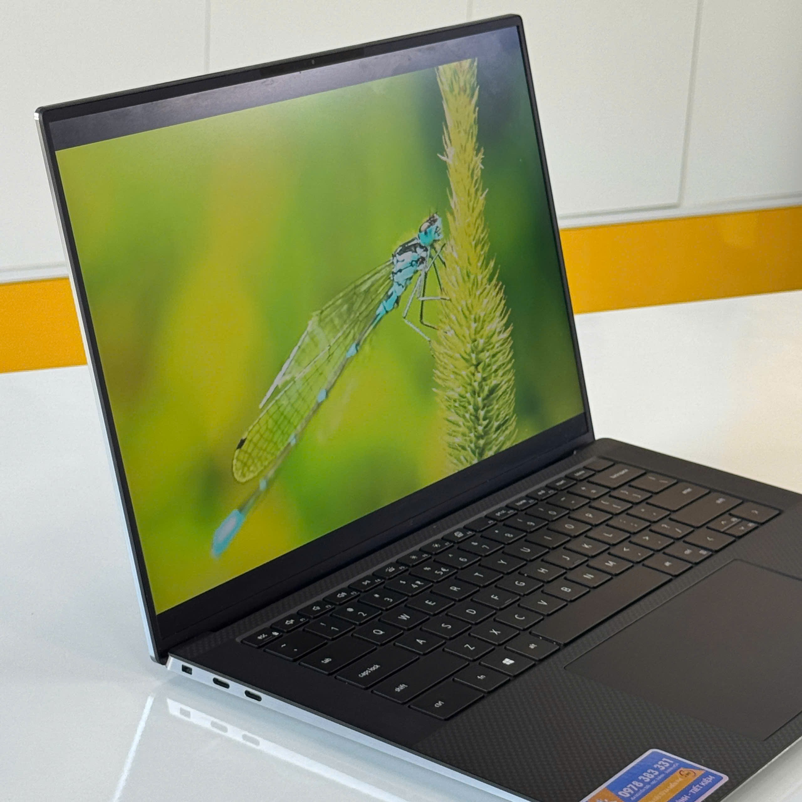 Dell Precision 5550 7 T1000 i7/16G/SSD512GB/T1000/15.6in FHD - An Nam Laptop Thanh Hóa - Màn hình