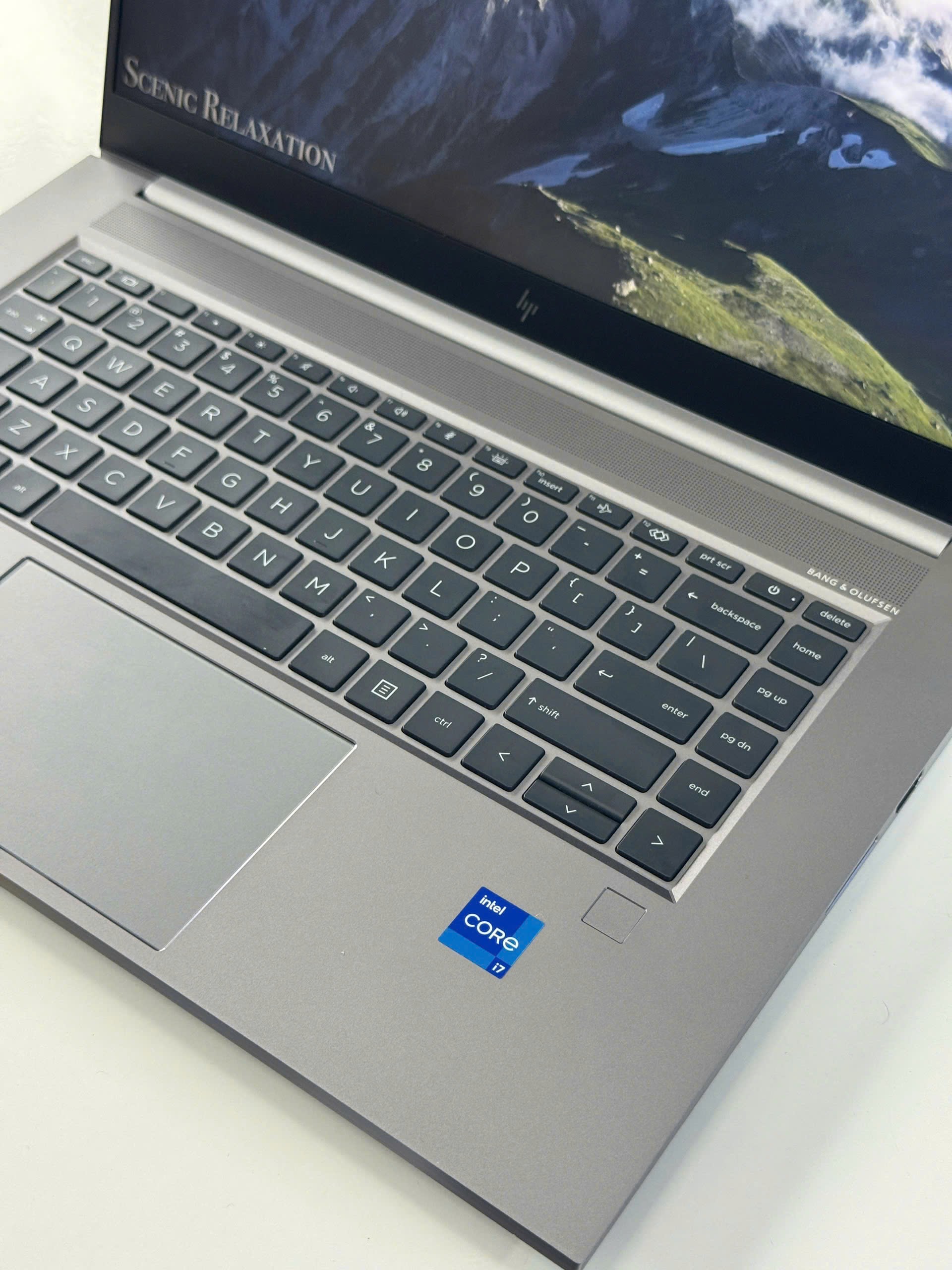 hp-zbook-studio-g8-i7-11850h-hieu-nang-workstation-manh-me-thiet-ke-mong-nhe-suc-manh-chuyen-nghiep-do-hoa-vuot-troi-khang-dinh-dang-cap-gia-details-7.jpg - An Nam Laptop Laptop cũ HP ZBook Studio G8 i7-11850H – Hiệu năng workstation mạnh mẽ, thiết kế mỏng nhẹ – Sức mạnh chuyên nghiệp, đồ họa vượt trội – Khẳng định đẳng cấp. Giá - details chính hãng giá rẻ tại Thanh Hóa - An Nam Laptop