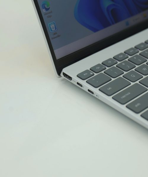 Laptop cũ Dell Inspiron 13 5330 màu bạc i7-1360p - side_ports chính hãng giá rẻ tại Thanh Hóa - An Nam Laptop