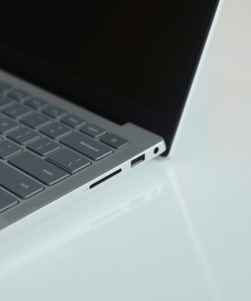 Laptop cũ Dell Inspiron màu bạc i7 1355U - side_ports chính hãng giá rẻ tại Thanh Hóa - An Nam Laptop